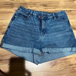 American Eagle Highest Rise Mom Shorts